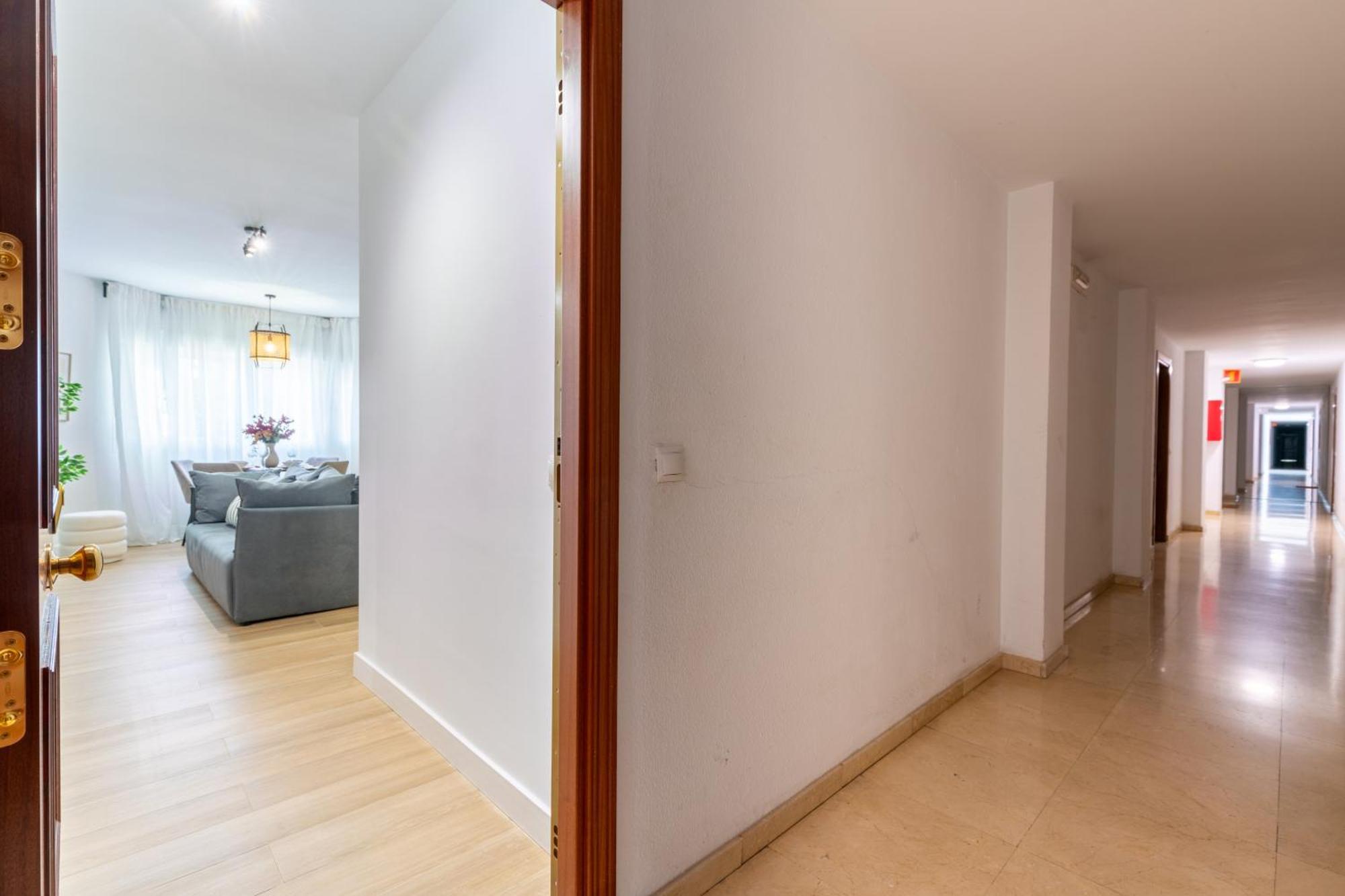 Diseno Y Comodidad En Bami Seville Ngoại thất bức ảnh